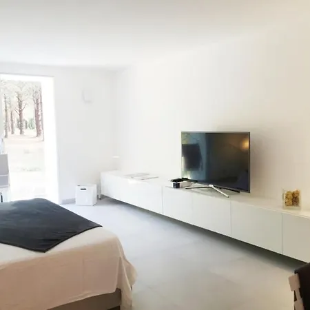 New - Casa Alba, Tropez Апартаменти
